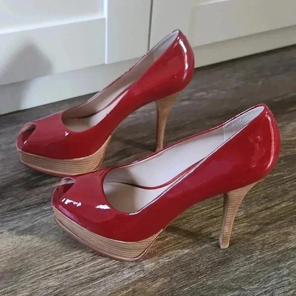 Pour La Victoire Red Patent Peeptoe Platform Pumps 9.5 Nwot - Picture 3 of 8